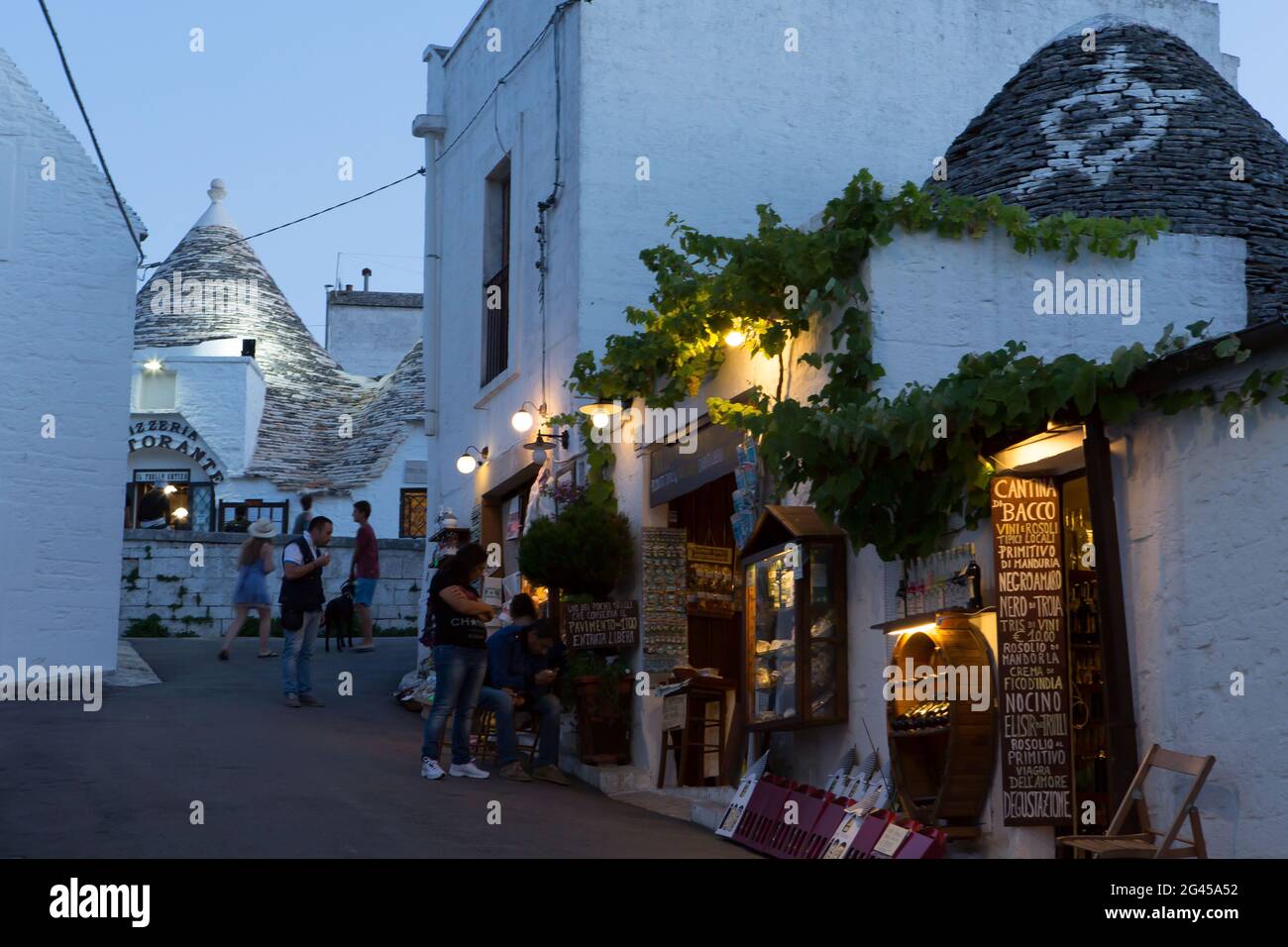 SOUTHERN ITALY, APULIA REGION.  TRADITIONAL TRULLI'S HOUSES OF ALBEROBELLO VILLAGE Stock Photo