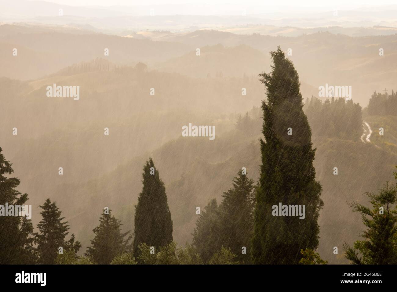 Beautiful idyllic summer landscape of Toscana, Italy during the rain ...