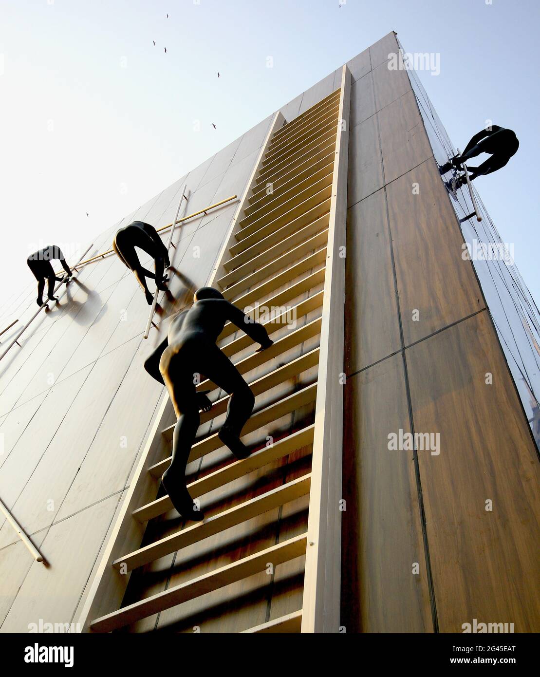 Sheet metal building facade hi-res stock photography and images - Alamy