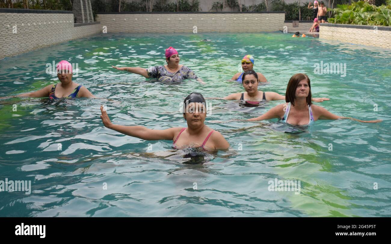 People Doing Aqua Yoga In Swimming Pool Will Be Participate Also On International Yoga Day Gurugram Haryana India 12 June 15 Stock Photo Alamy