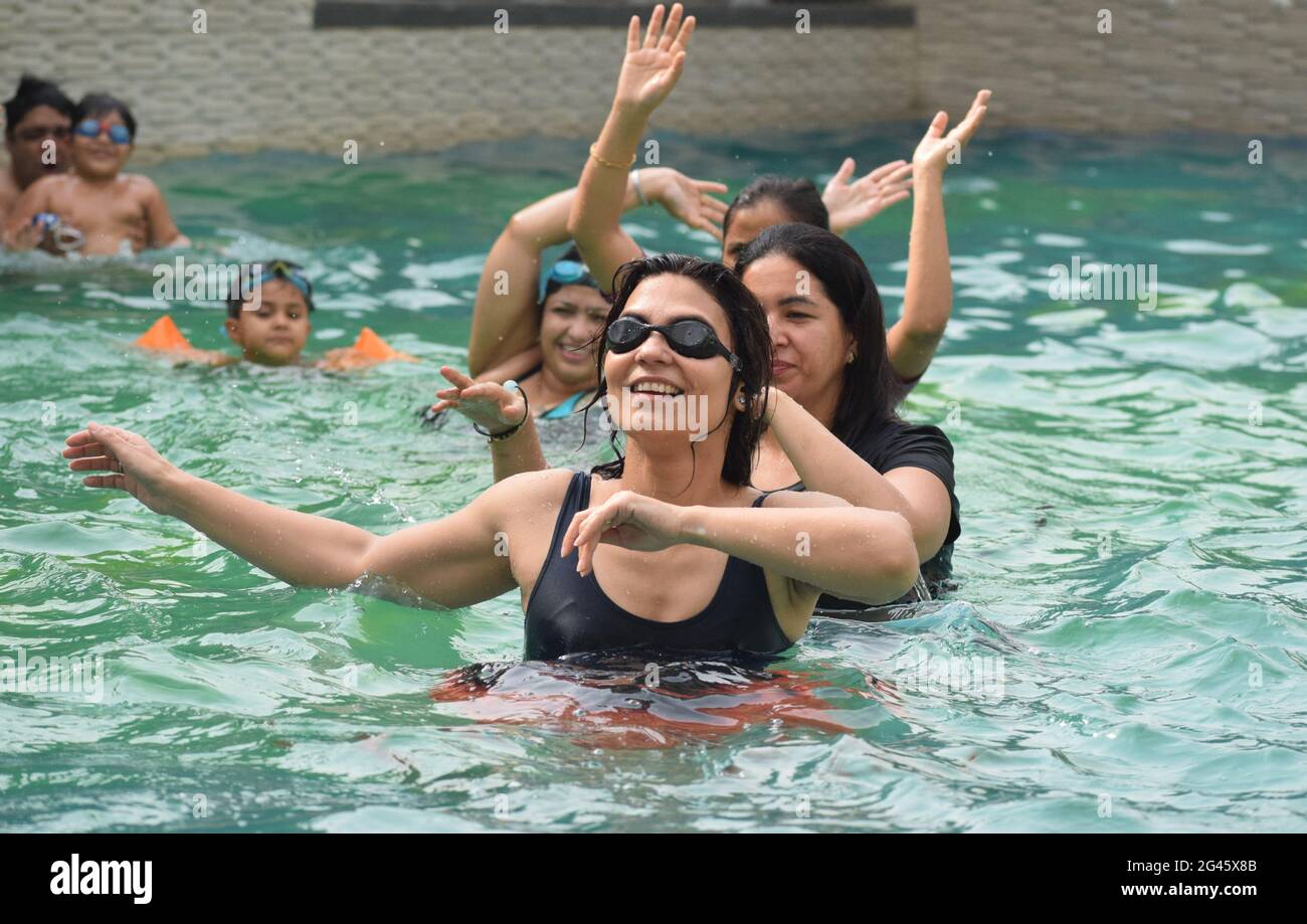 People Doing Aqua Yoga In Swimming Pool Will Be Participate Also On International Yoga Day Gurugram Haryana India 12 June 15 Stock Photo Alamy