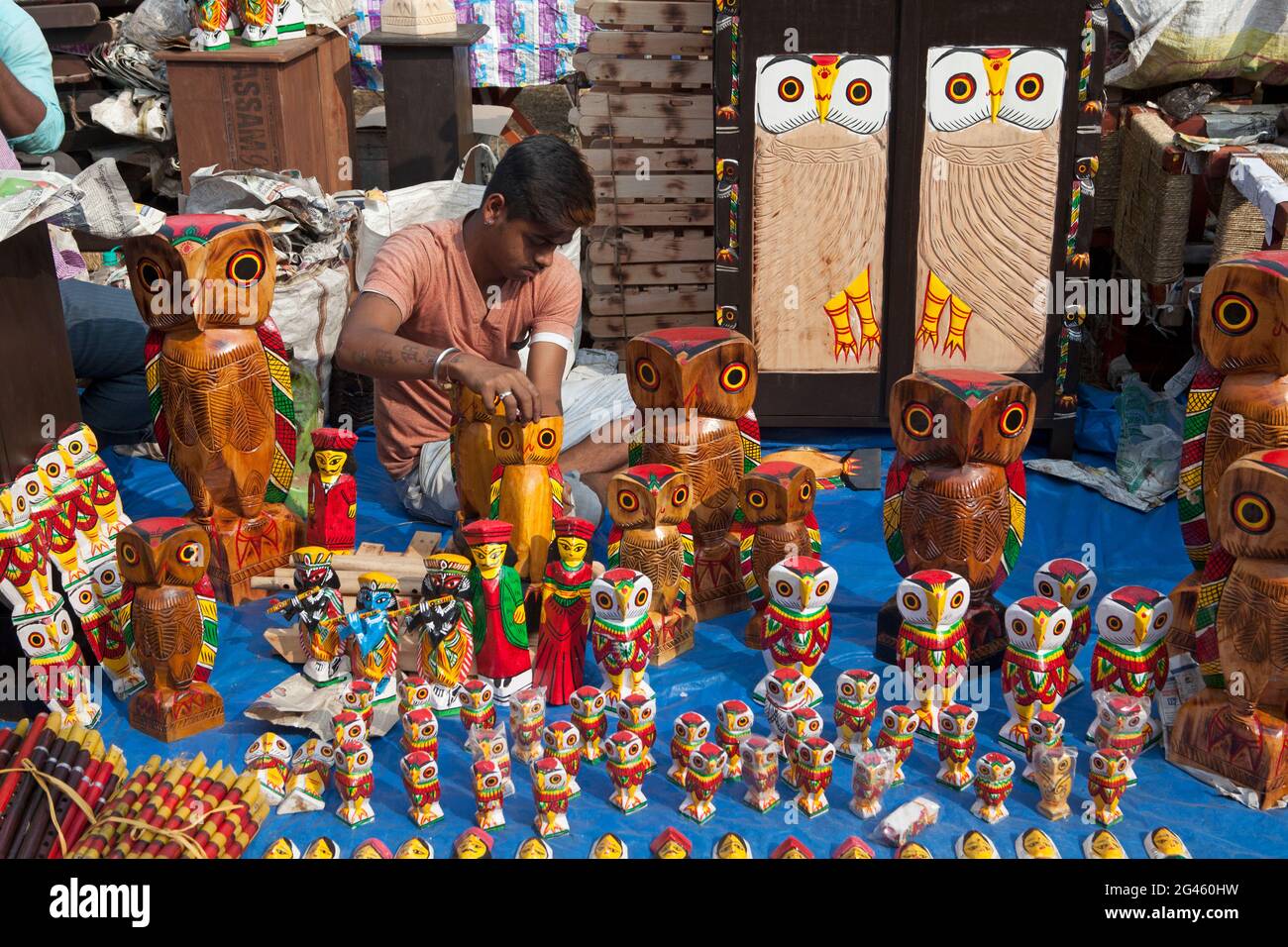 Stalls selling traditional wooden crafts in Poush Mela, a historical rural fair of about 127 years old at Shantiniketan, West Bengal, India. Stock Photo