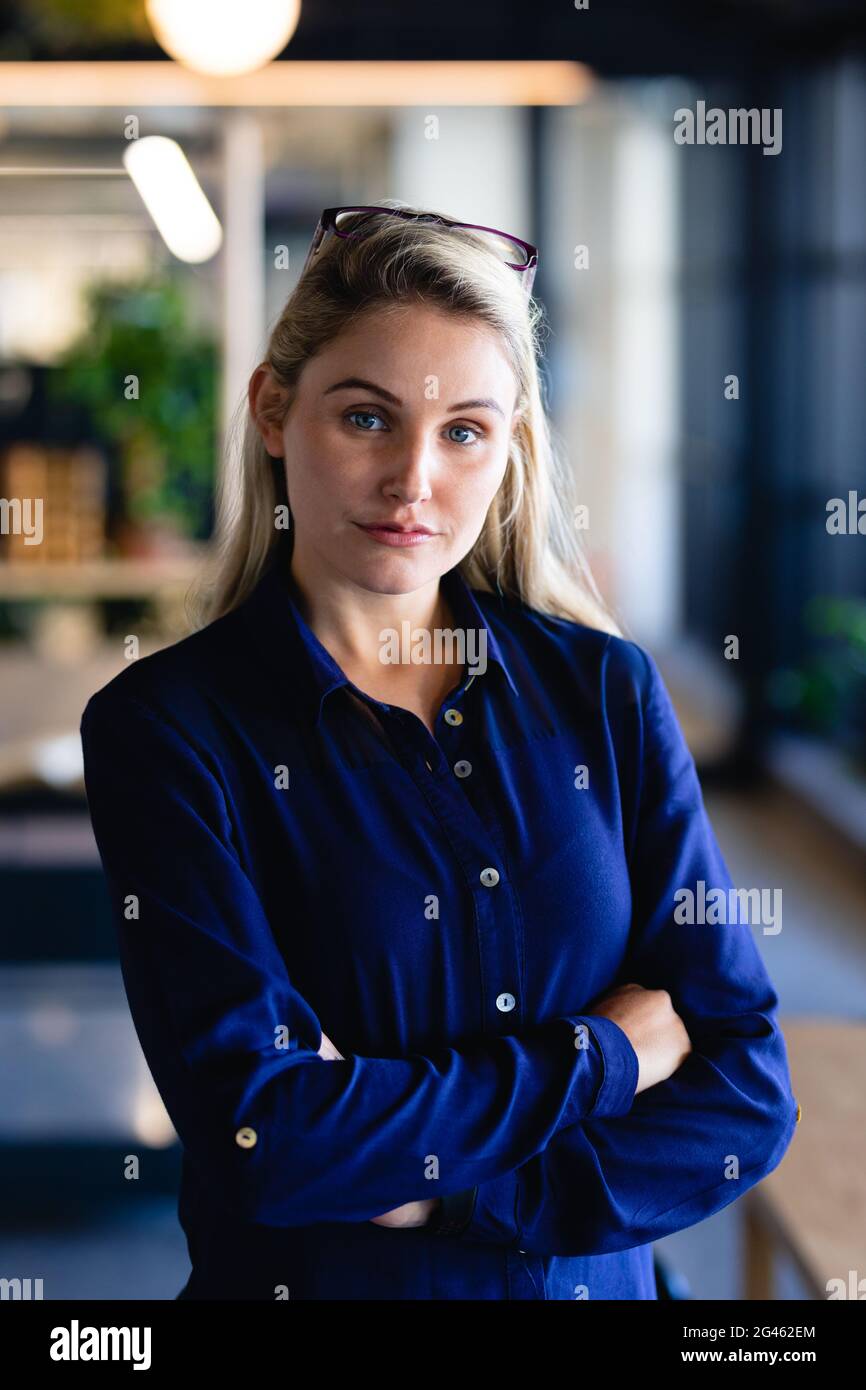 Front view of a Caucasian woman Stock Photo - Alamy