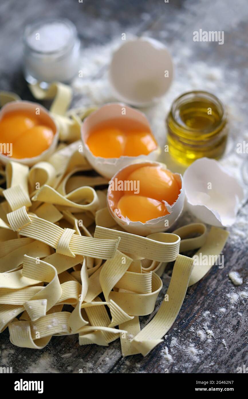 Egg noodles. Raw eggs. Flour Stock Photo Alamy
