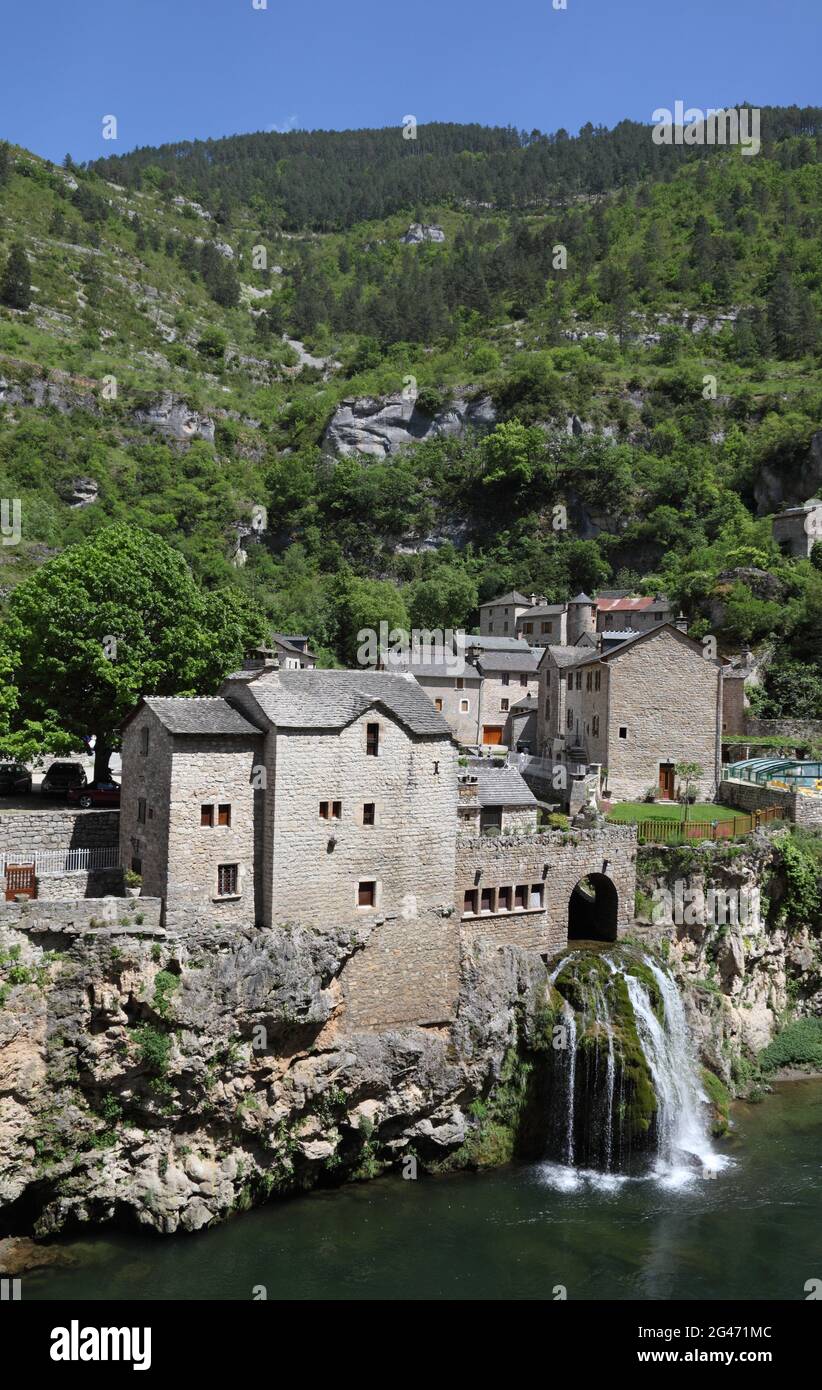 Gorges of the Tarn and Jonte, and the Grands Causses, top Occitania site soon to be listed Grand Site of France. St Chely du tarn village lies above the river in a spectacular settng, part of the commune Gorges du Tarn Causses Stock Photo