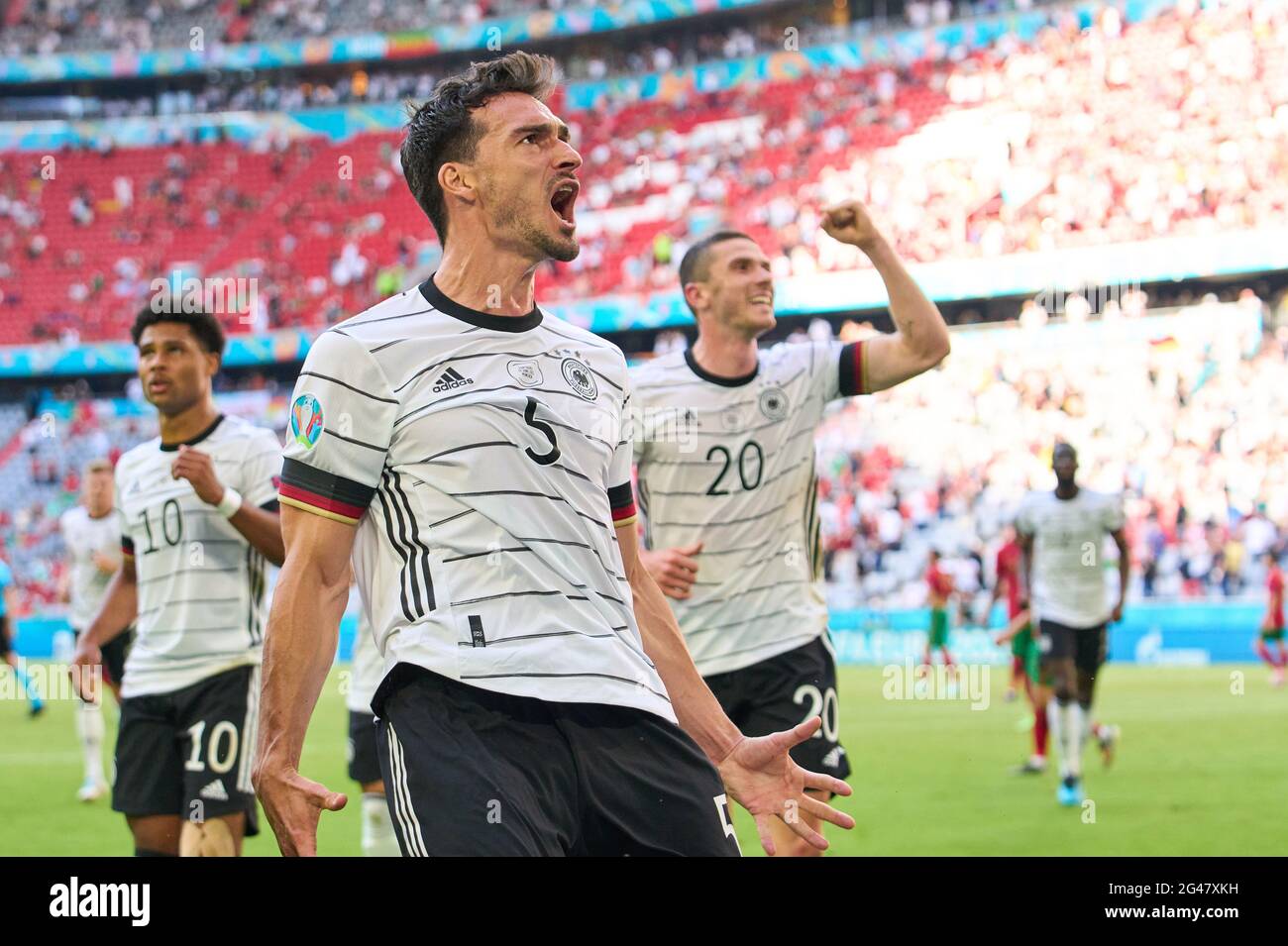 Mats Hummels, DFB 5 jubel when  Serge Gnabry, DFB 10   scores, shoots goal , Tor, Treffer,,, 1-2 jubel, celebrates his goal, happy, laugh, celebration,  in the Group F match PORTUGAL - GERMANY  at the football UEFA European Championships 2020 in Season 2020/2021 on June 19, 2021  in Munich, Germany. © Peter Schatz / Alamy Live News Stock Photo