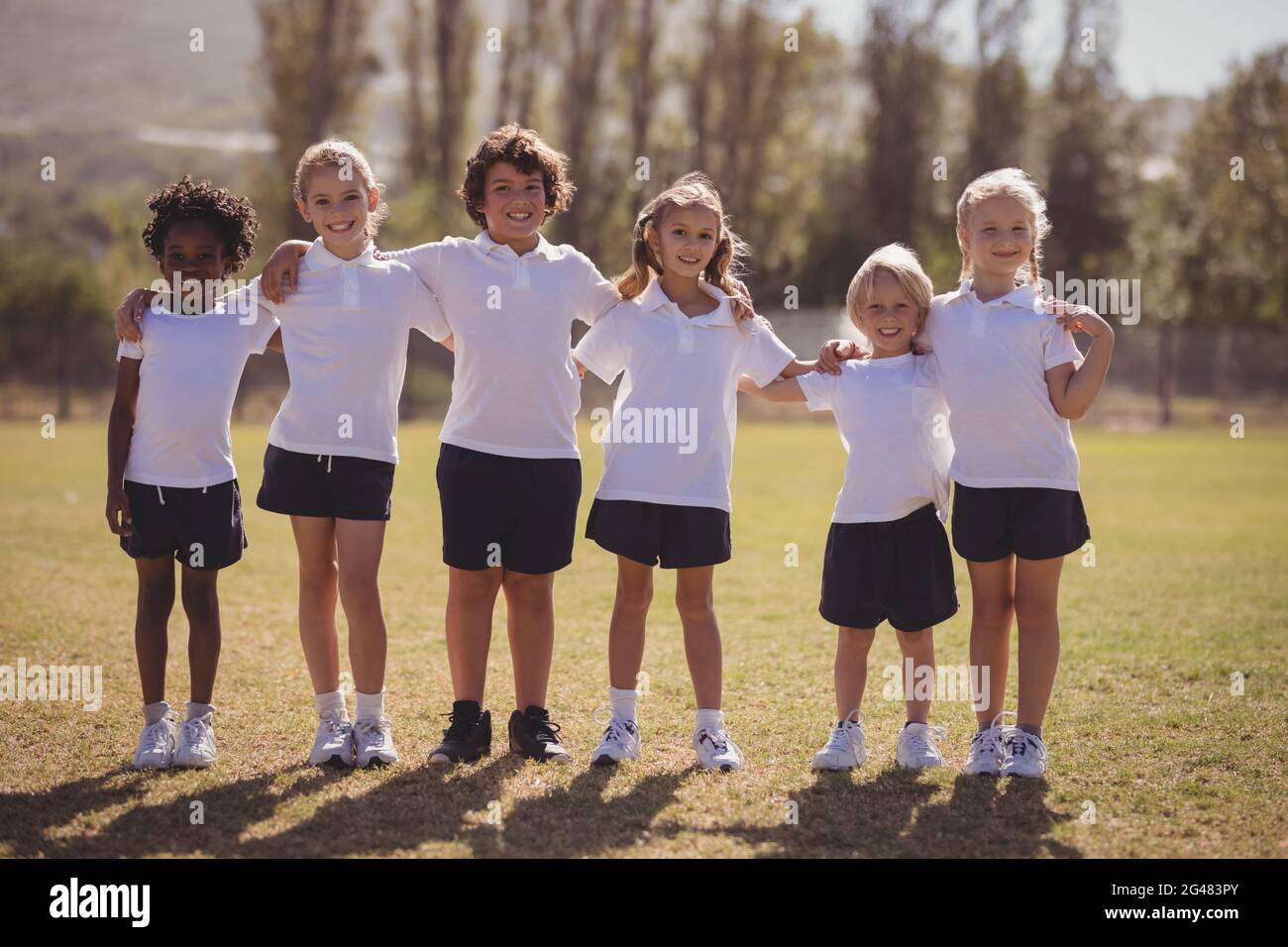 Schoolgirls standing hi-res stock photography and images - Alamy