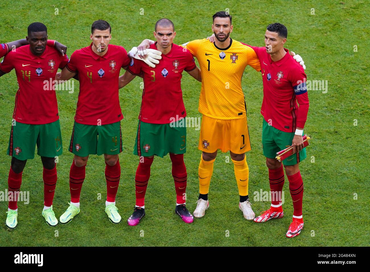 MUNCHEN, GERMANY - JUNE 19: William Carvalho of Portugal, Ruben Dias of Portugal, Pepe of Portugal, Rui Patricio of Portugal and Cristiano Ronaldo of Portugal during the UEFA Euro 2020 Group F match between Portugal and Germany at Allianz Arena on June 19, 2021 in Munchen, Germany (Photo by Andre Weening/Orange Pictures) Stock Photo