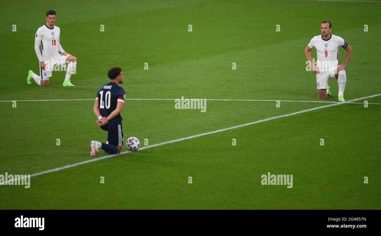 18th June 2021 - England v Scotland - UEFA Euro 2020 Group D Match - Wembley - London  England and Scotland take the knee before England's match against Scotland in the UEFA European Championships 2020 Picture Credit : © Mark Pain / Alamy Live News Stock Photo