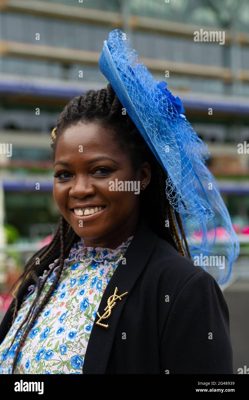 Royal ascot 2021 hat hi-res stock photography and images - Alamy