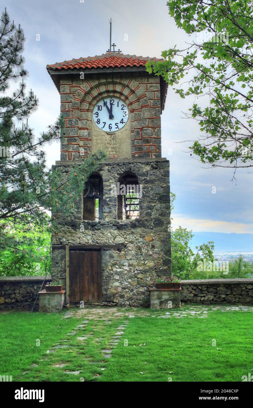 Old stone city clock tower hi-res stock photography and images - Alamy