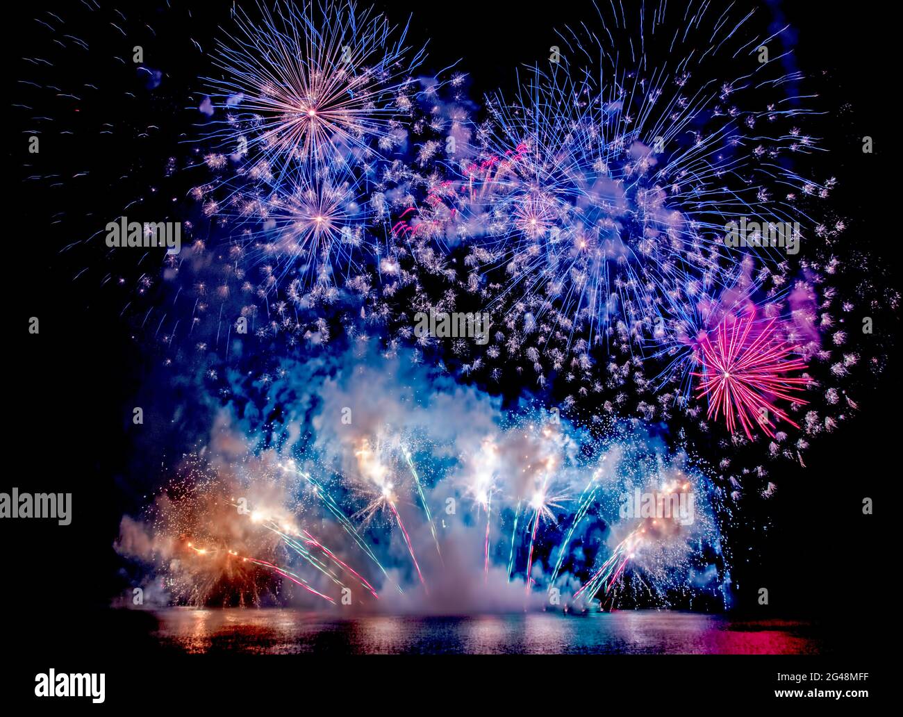 Large fireworks display at the International Sound of Light fireworks competition (Les Grands Feux du Casino Lac-Leamy) Stock Photo