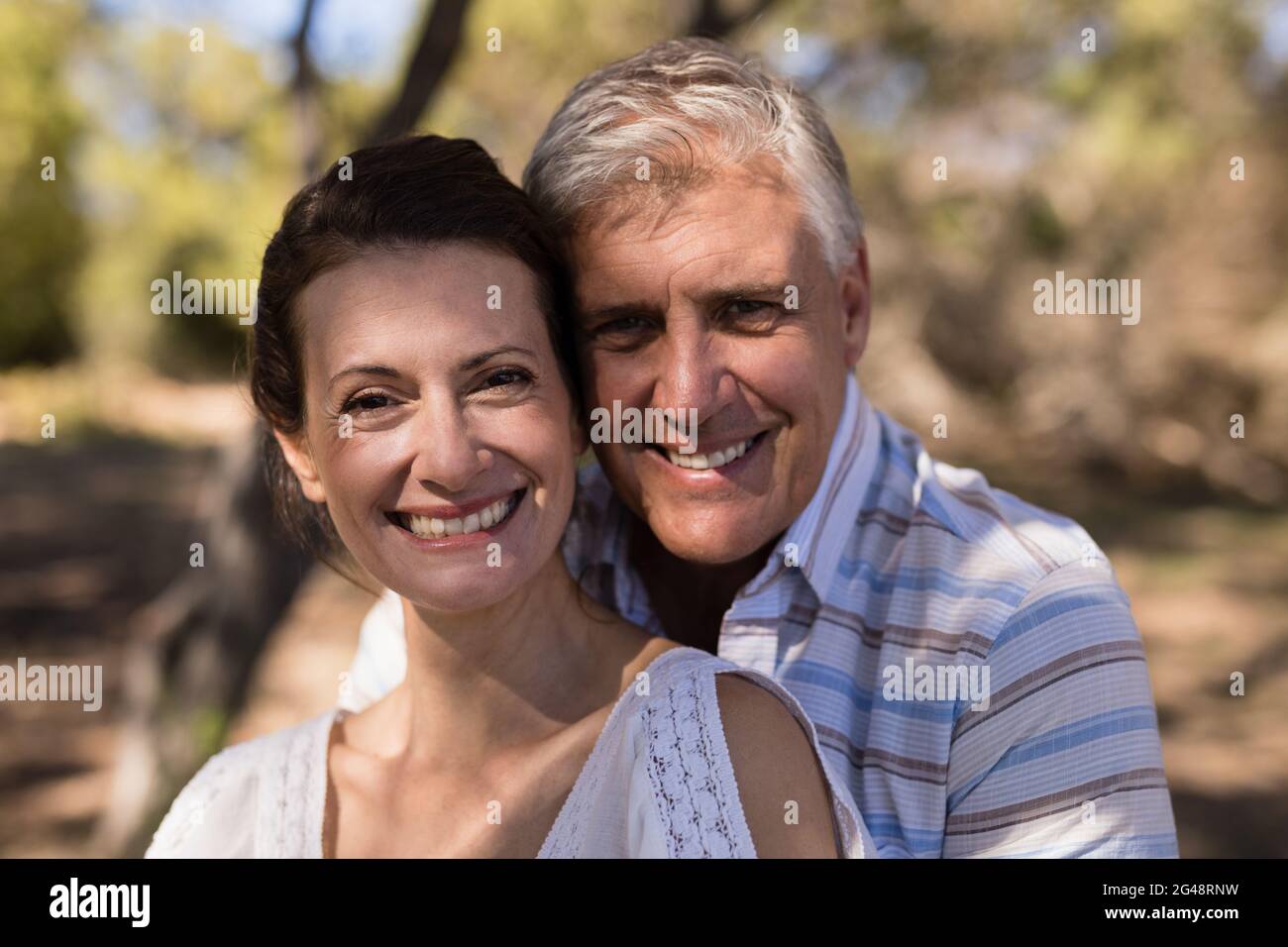 Couple romantic holiday safari hi-res stock photography and images - Alamy