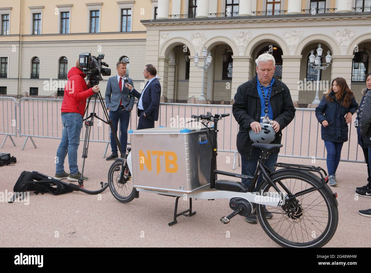 Journalists of NTB, the Norwegian News Agency make a reportage at the Royal Palace in Oslo, Norway Stock Photo