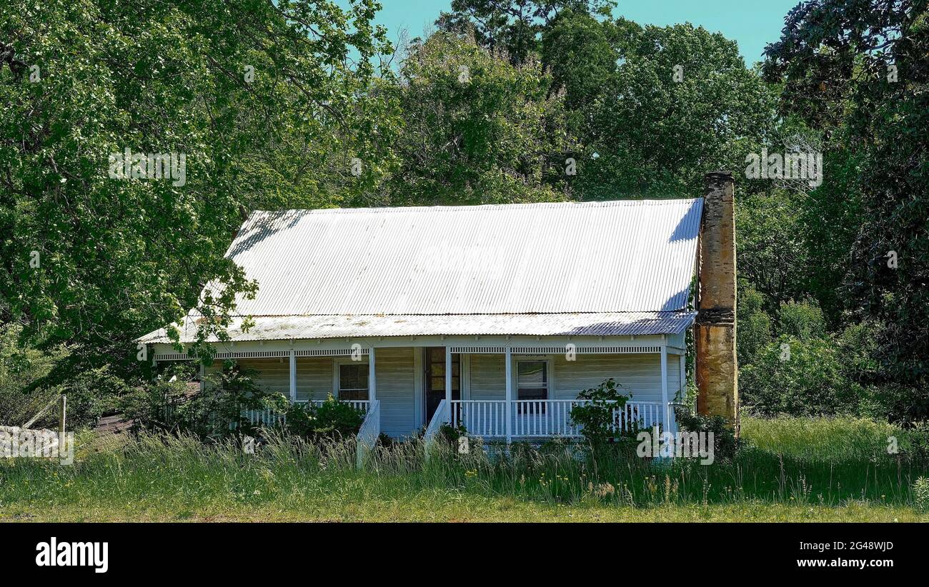 Old tin roof house hires stock photography and images Alamy