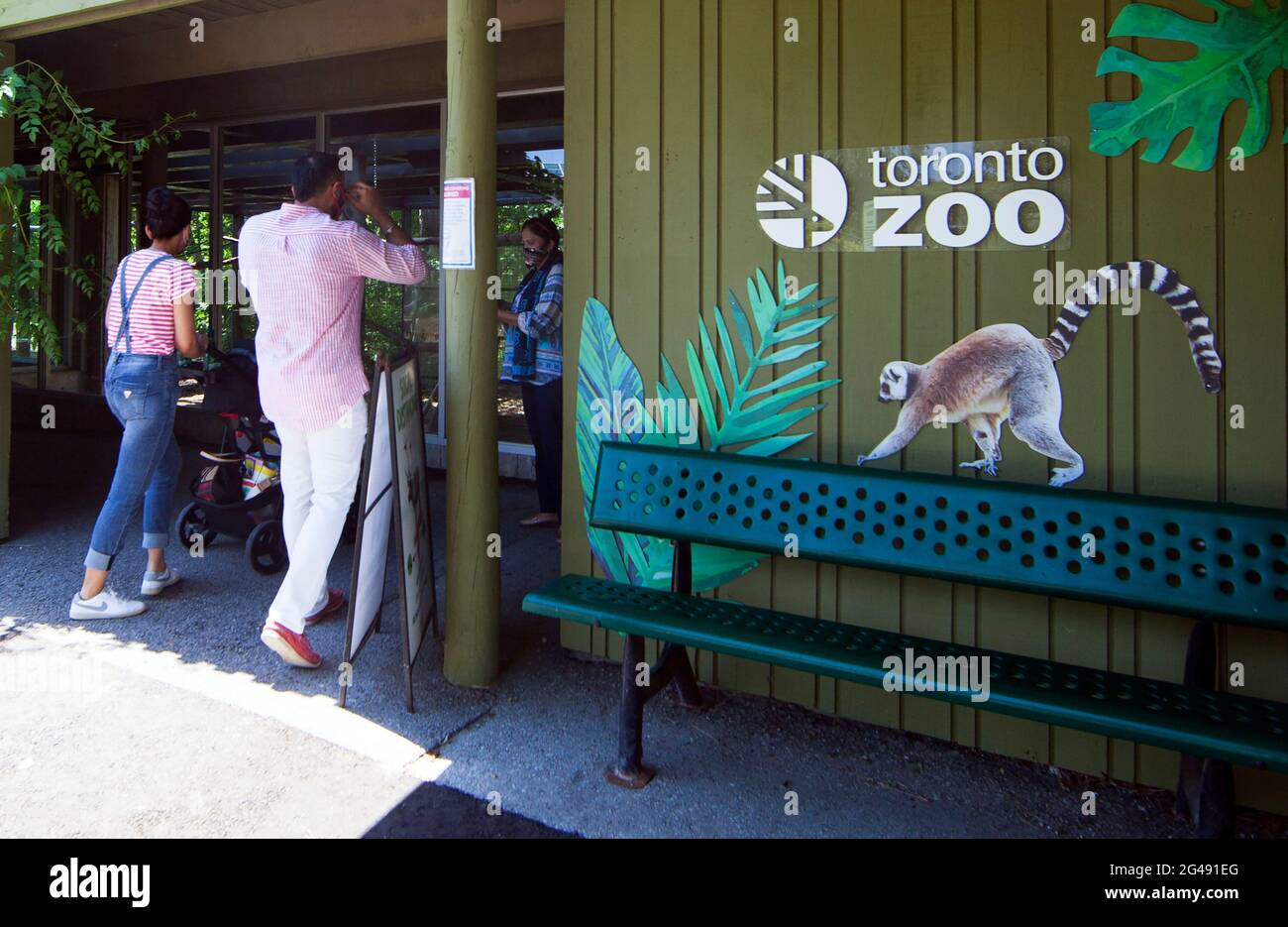 Toronto, June 19. 23rd Nov, 2020. Visitors arrive at the lemur summer home at the Toronto Zoo in Toronto, Canada, on June 19, 2021. The Toronto Zoo officially reopened to the public on Saturday after being closed to visitors since November 23, 2020. Credit: Zou Zheng/Xinhua/Alamy Live News Stock Photo