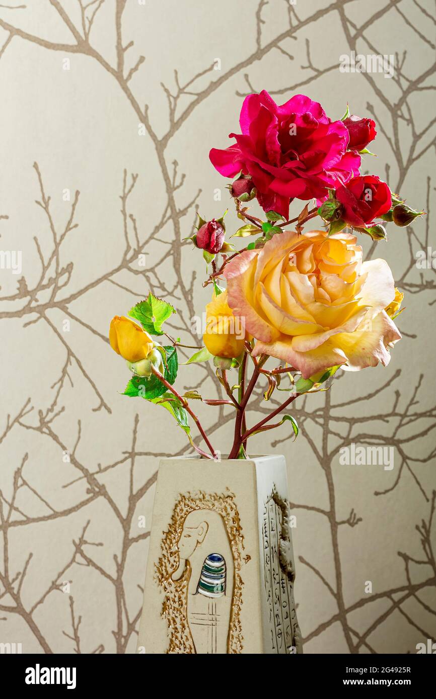 Red Rose Vase Yellow High Resolution Stock Photography and Images - Alamy