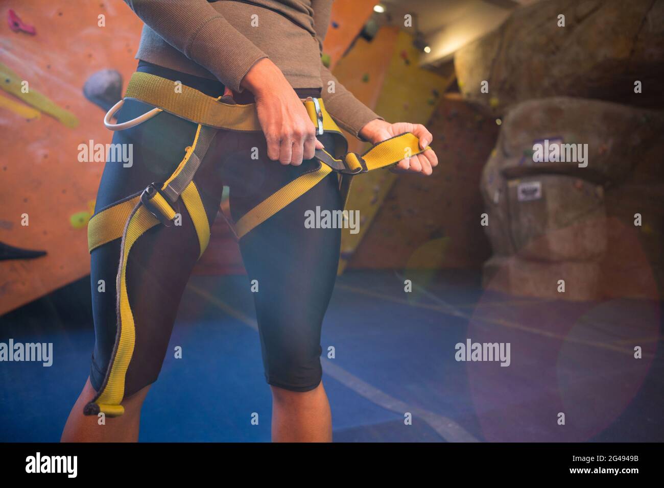 Wearing safety harness hi-res stock photography and images - Alamy
