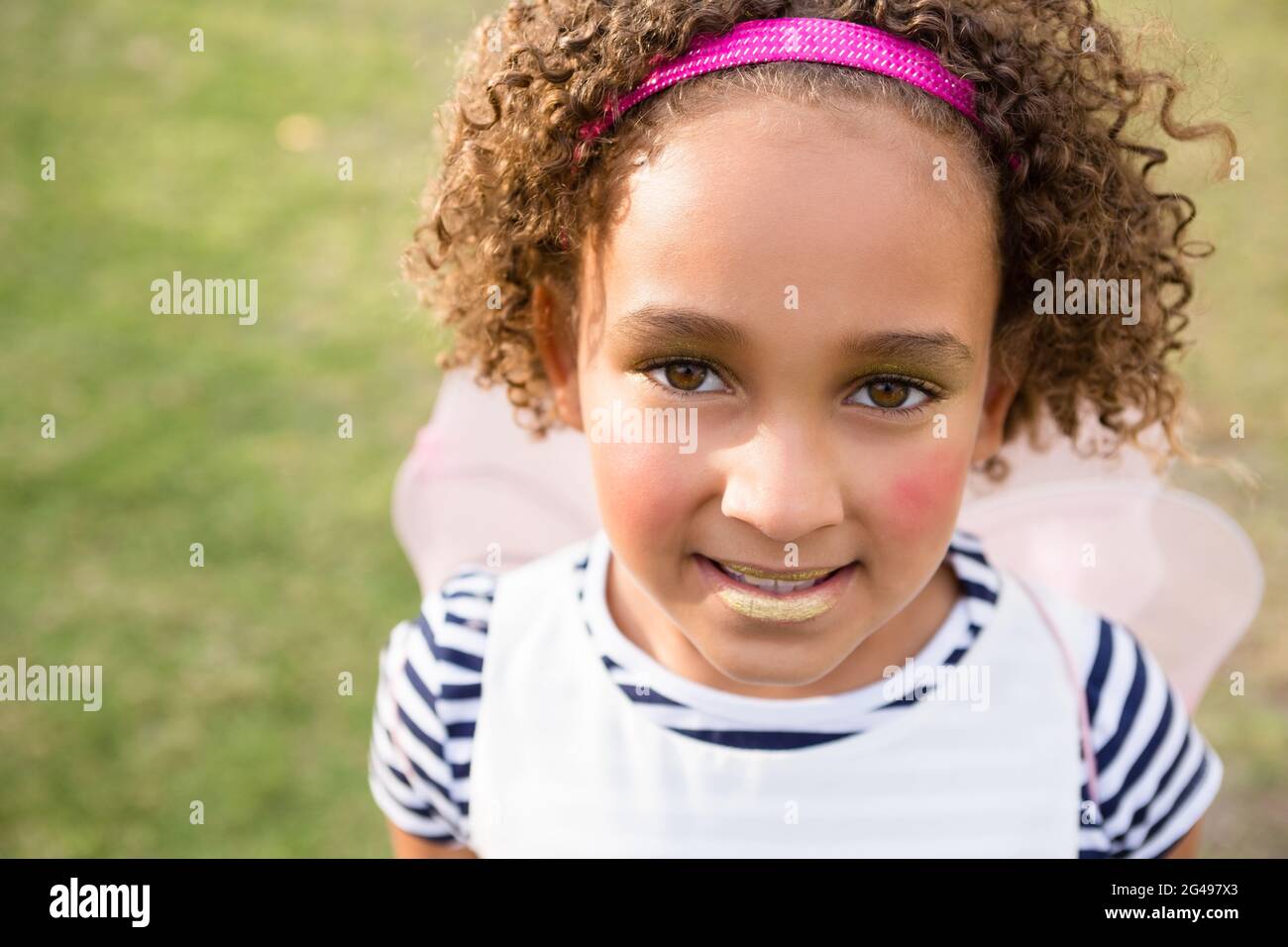 Close up face girl standing hi-res stock photography and images - Alamy