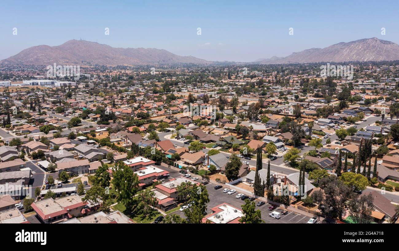 Suburban neighborhood hires stock photography and images Alamy