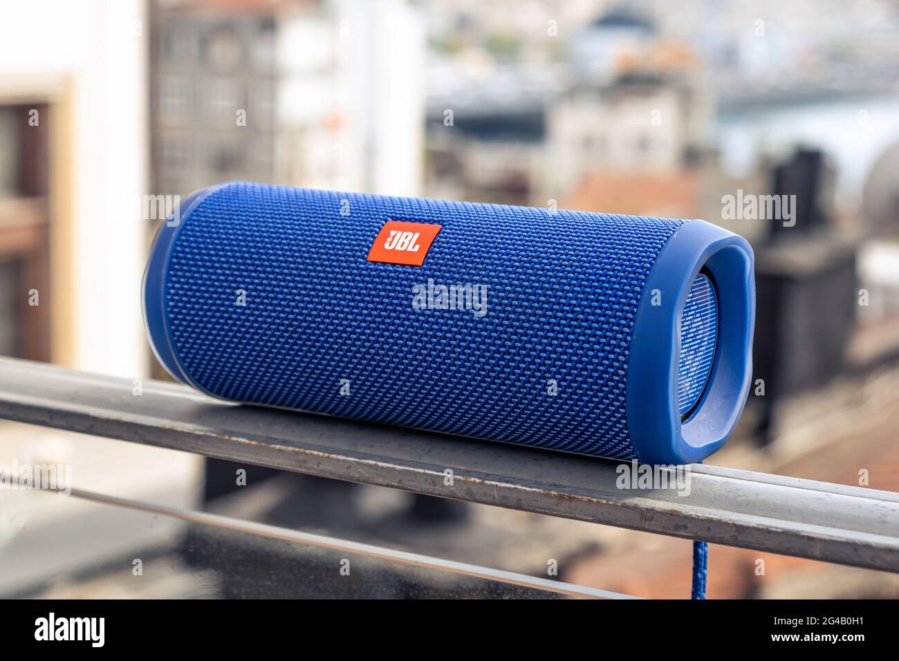 Jbl flip 4 hi-res stock photography and images - Alamy