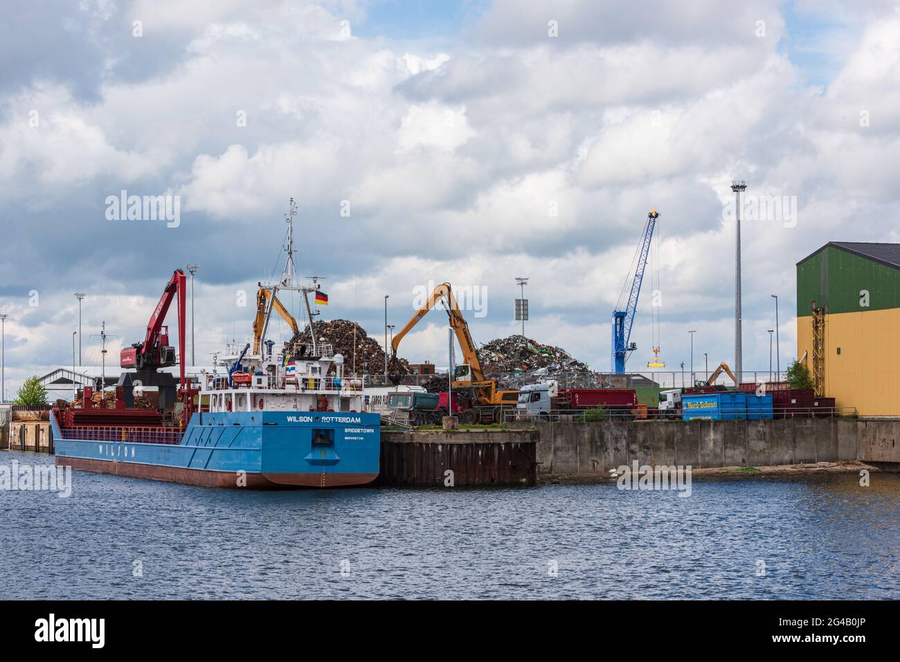 Der Kieler Ostuferhafen hier werden Metalle recycelt und anschließend verschifft Stock Photo