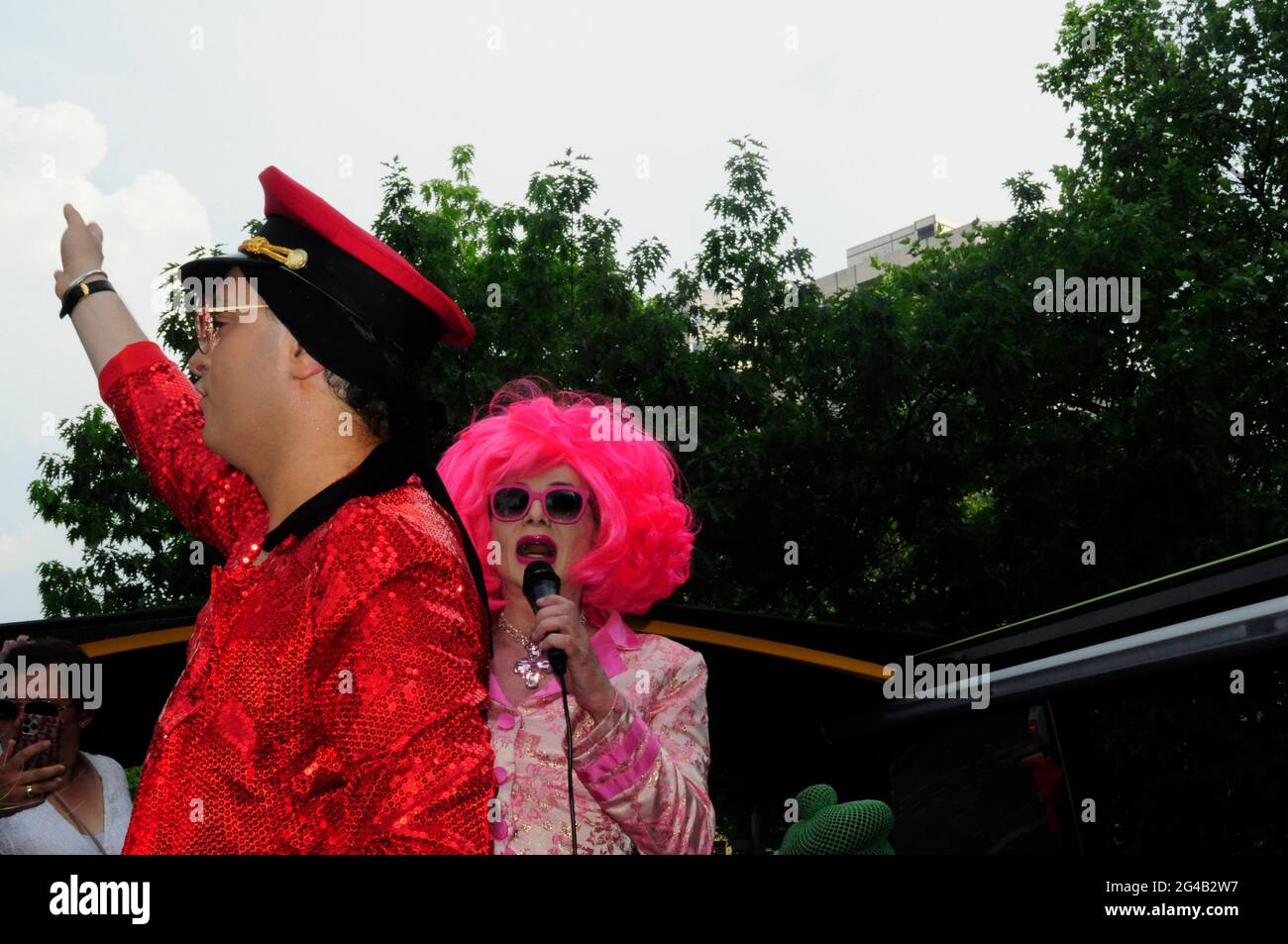 Sekt micaela schäfer Micaela Schäfer