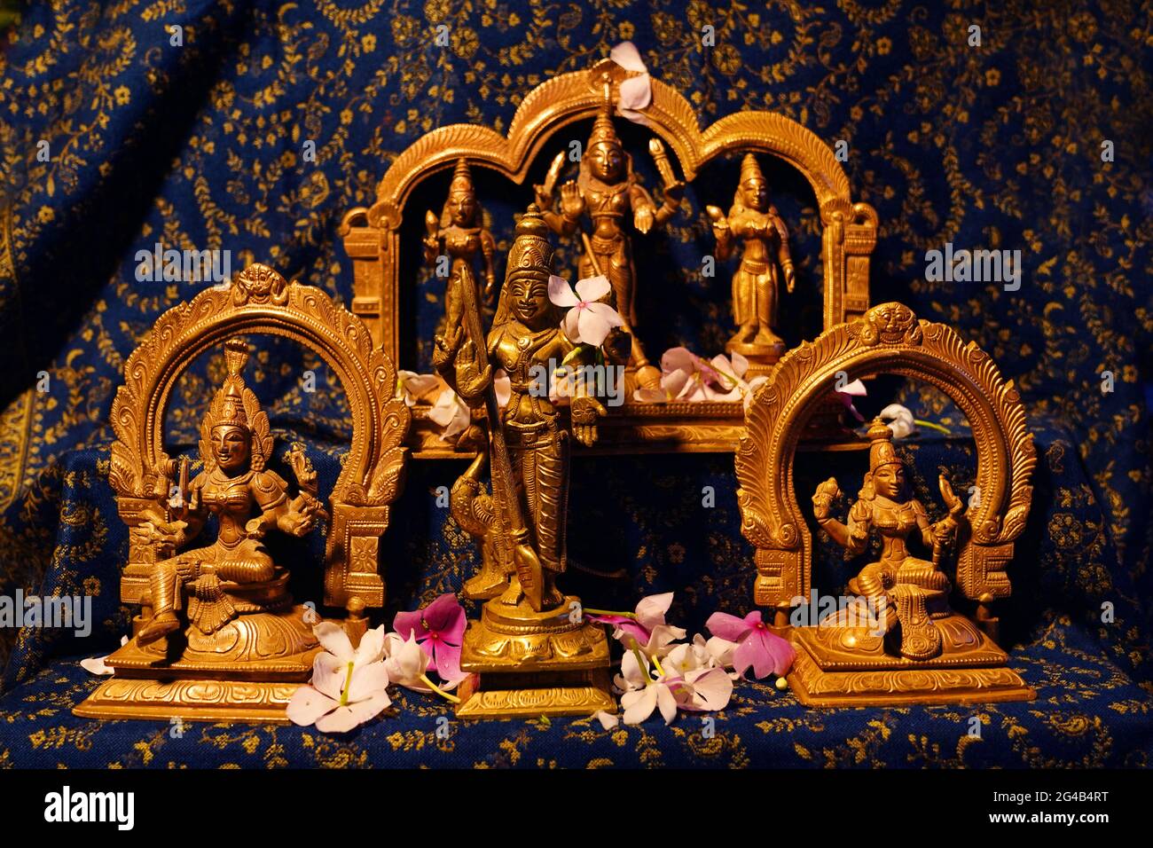 Hindu deities lord ganesha goddess hi-res stock photography and images ...