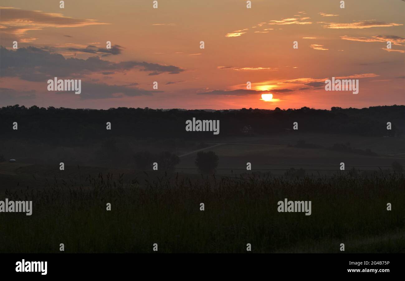 Morning sunrise big cloud hi-res stock photography and images - Alamy