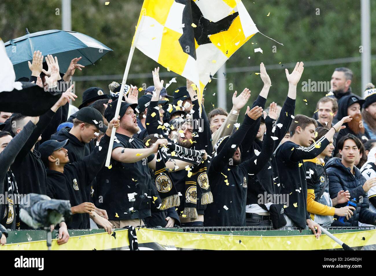 Sydney, Australia. 20th June, 2021. Macarthur FC fans supporting their team before the start of the A-League Semi-Final match between Melbourne City and Macarthur FC at Netstrata Jubilee Stadium, on June 20, 2021, in Sydney, Australia Credit: IOIO IMAGES/Alamy Live News Stock Photo