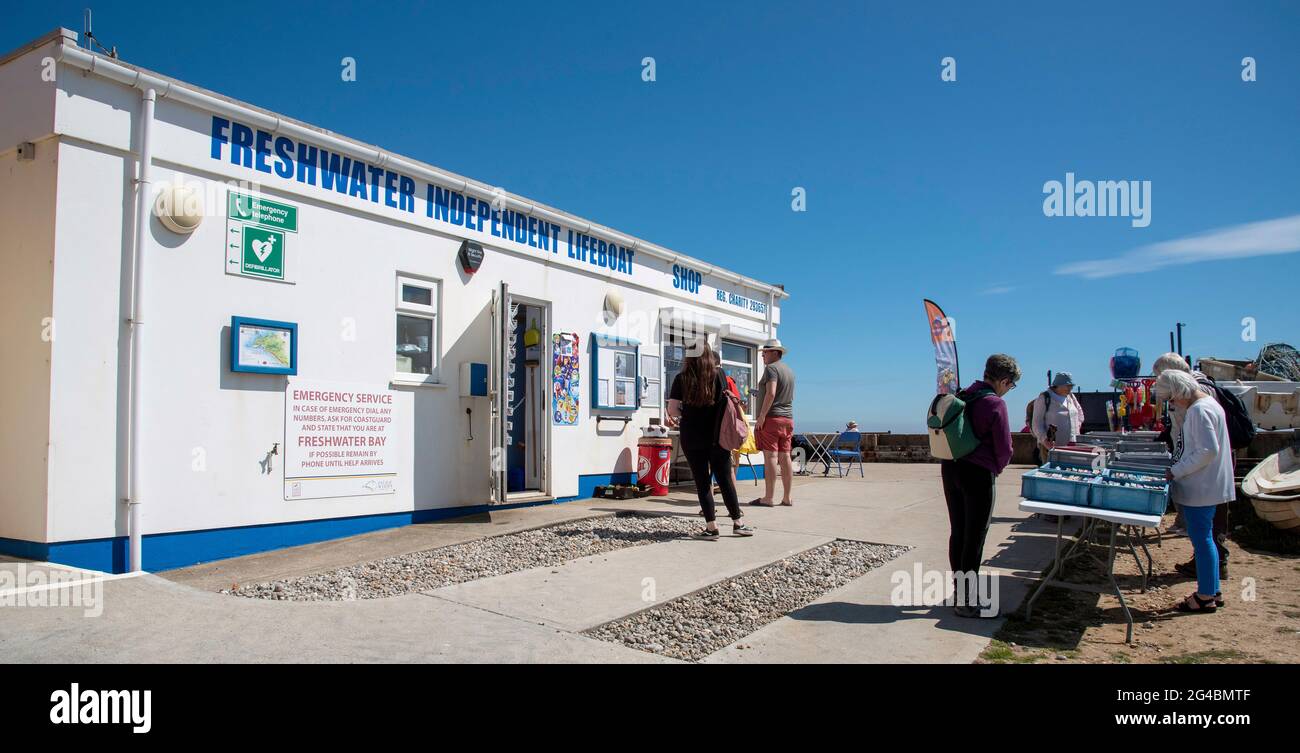 Freshwater Bay, Isle of Wight, England, UK. 2021. The Freshwater Independent Lifeboat charity shop on the seafront in this popular seaside resort. Stock Photo