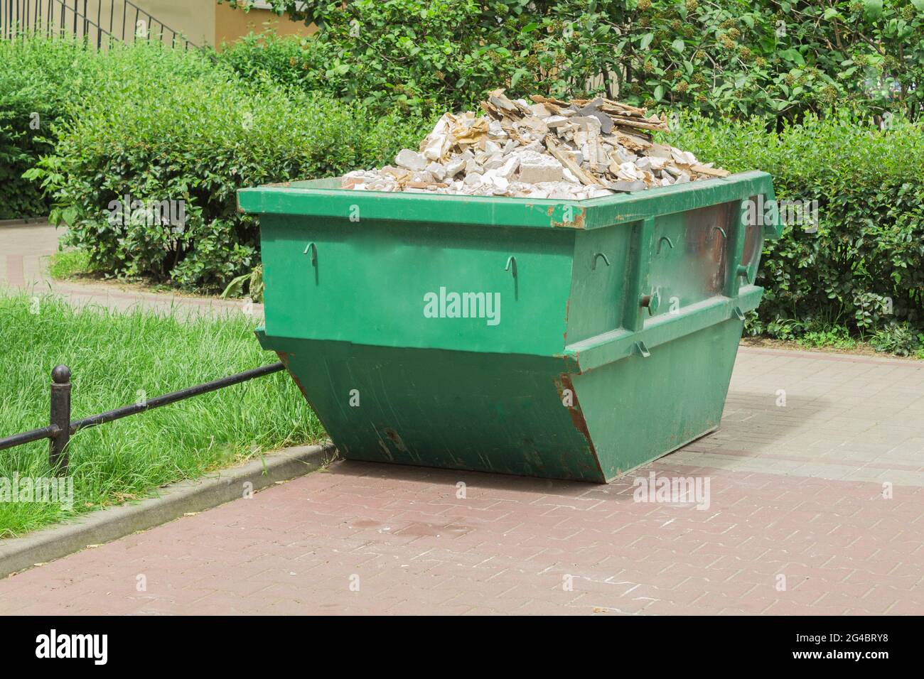 Контейнер лодочка 8 м3. Мусорный завод. Пухто 12 м3. Мусоровоз. Утилизация кгм.