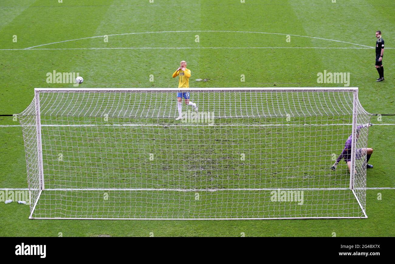 Bradley james hires stock photography and images Alamy