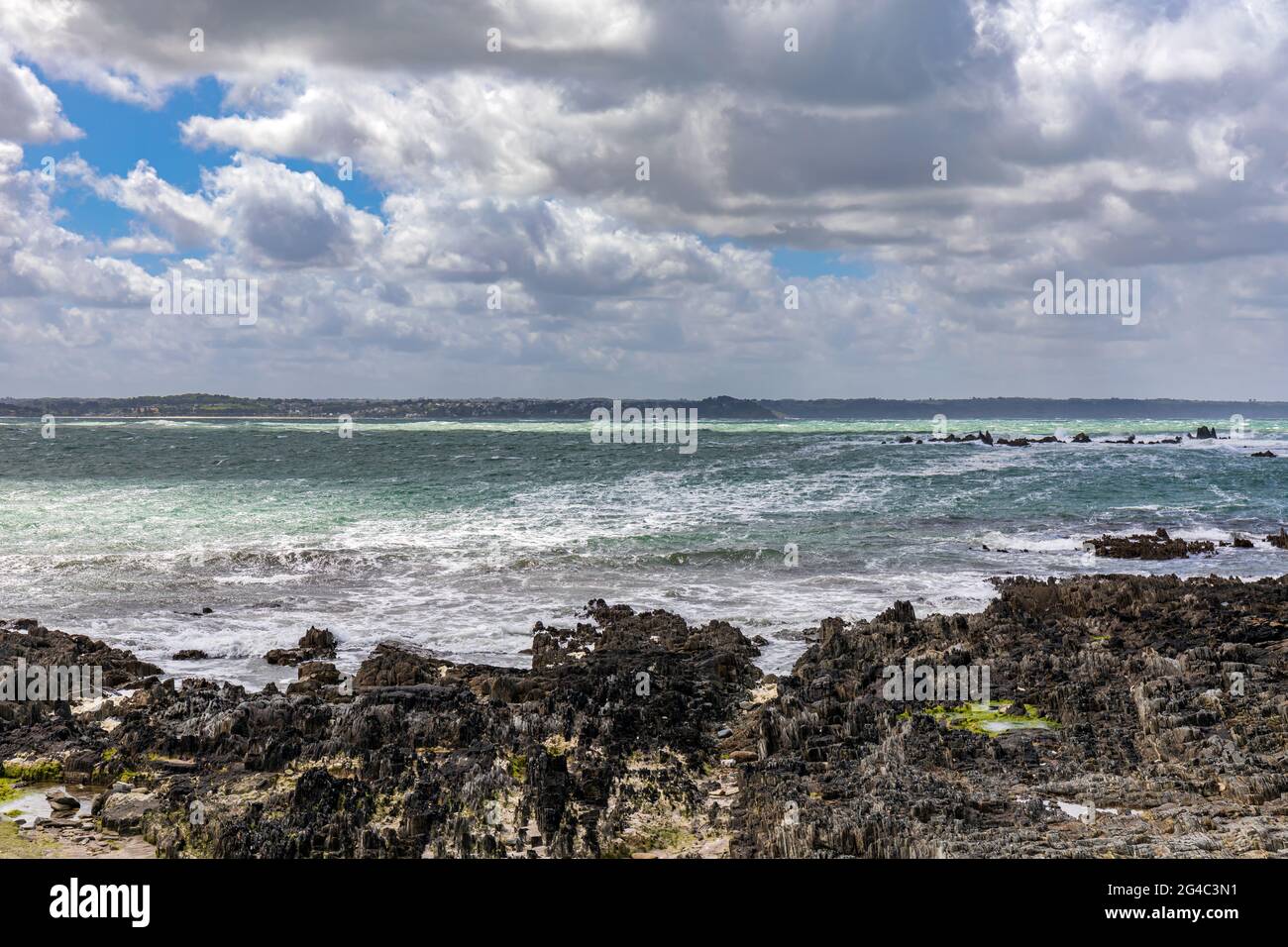 Turbulent sea in Pointe de Sehar, Tredrez-Locquemeau, Cotes d'Armor, Brittany, France Stock Photo