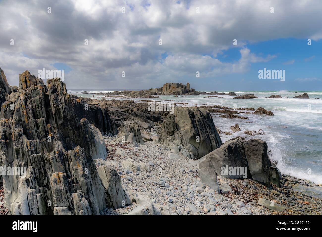 Turbulent sea in Pointe de Sehar, Tredrez-Locquemeau, Cotes d'Armor, Brittany, France Stock Photo