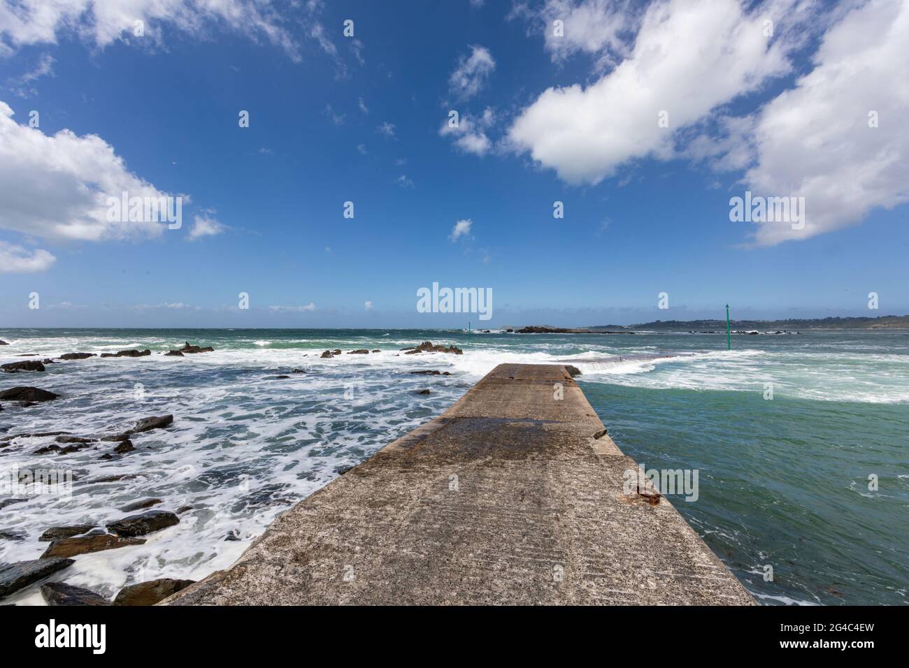 Turbulent sea in Pointe de Sehar, Tredrez-Locquemeau, Cotes d'Armor, Brittany, France Stock Photo