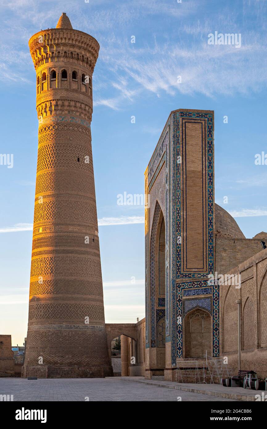 Poi Kalon Mosque And Minaret In Bukhara Uzbekistan Stock Photo Alamy