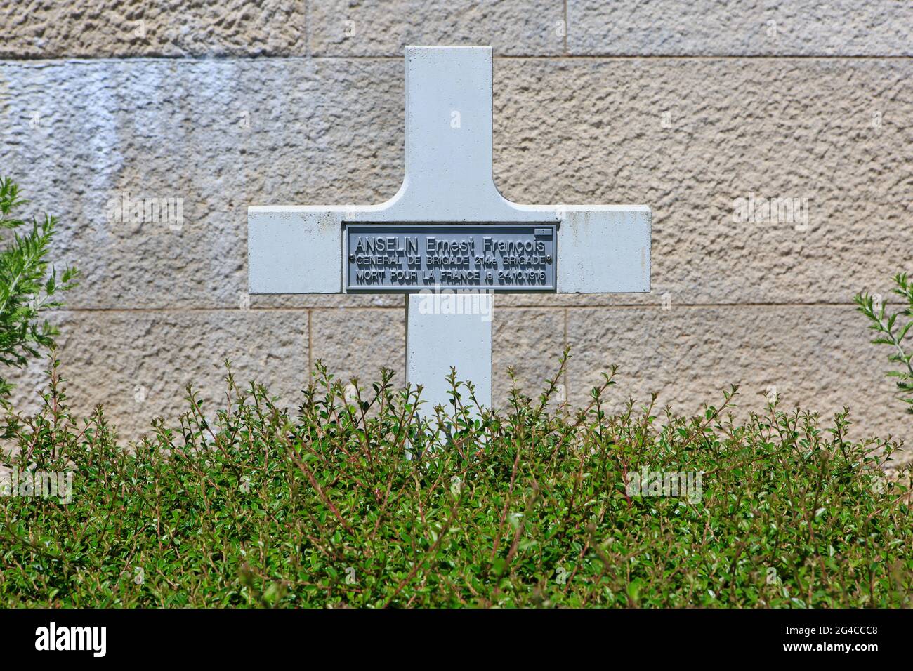 Grave of the French brigadier general Ernest François Amédée Anselin (1861-1916) at the French military cemetery in Douaumont, France Stock Photo