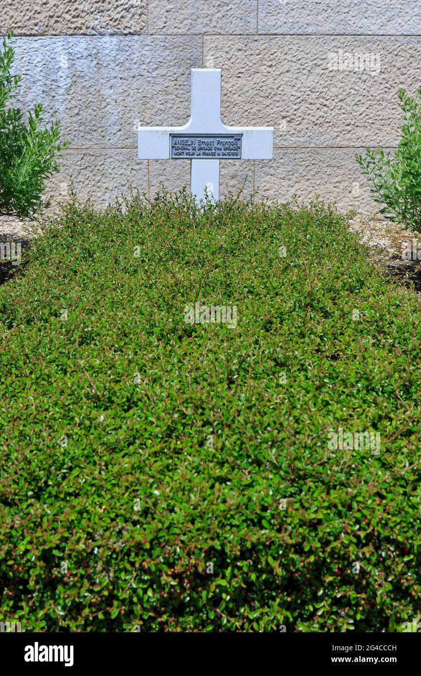 Grave of the French brigadier general Ernest François Amédée Anselin (1861-1916) at the French military cemetery in Douaumont, France Stock Photo