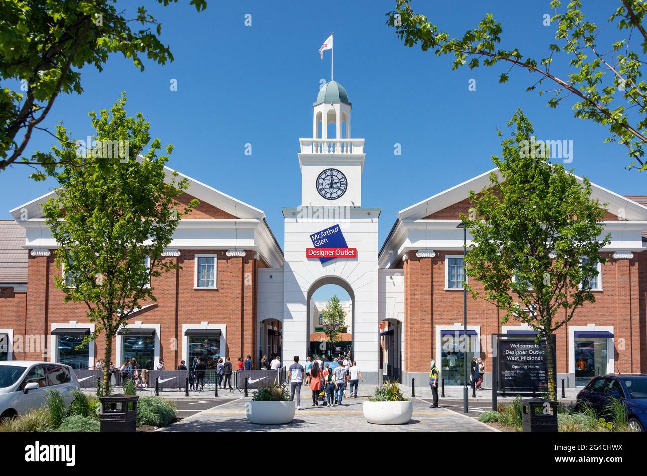 Mcarthur glen designer shopping outlet hi-res stock photography and images  - Alamy