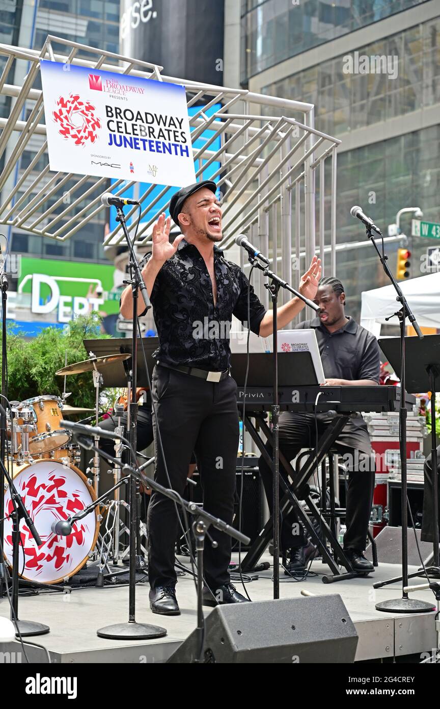 Broadway celebrates Stock Photo Alamy