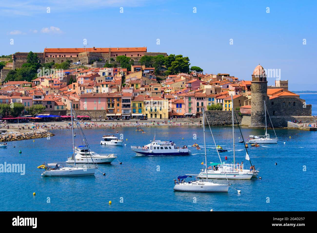 the-old-town-of-collioure-a-seaside-resort-in-southern-france-stock