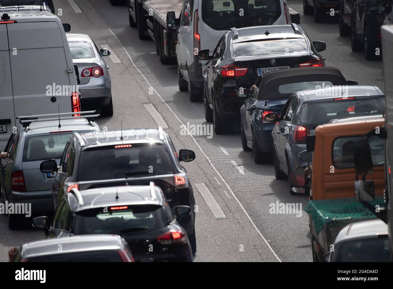 wiesbaden germany 21st june 2021 cars are jammed on the a66 in rush hour traffic following the closure of the salzbachtal bridge the motorway bridge was fully closed on friday evening after