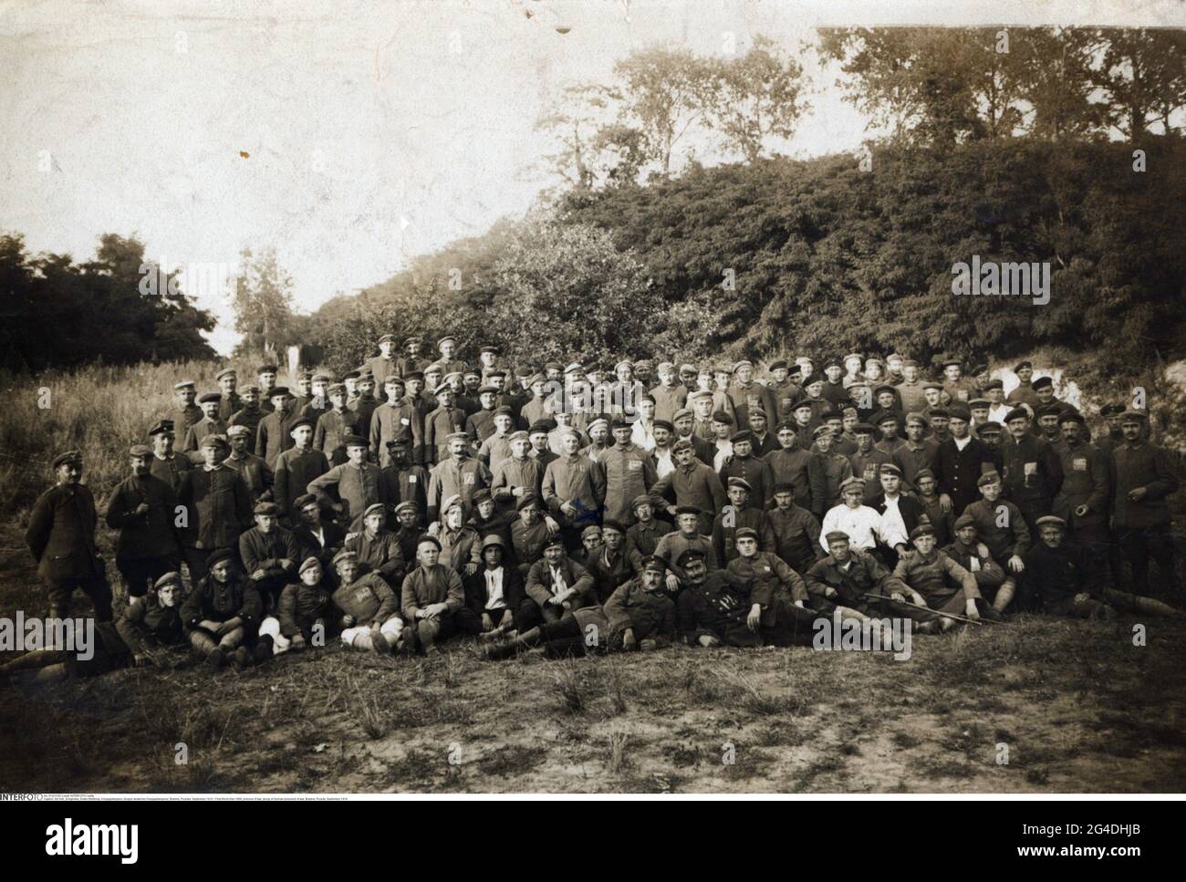 First World War / WWI, prisoner of war, group of German prisoners of war, Braisne, Picardy, ADDITIONAL-RIGHTS-CLEARANCE-INFO-NOT-AVAILABLE Stock Photo