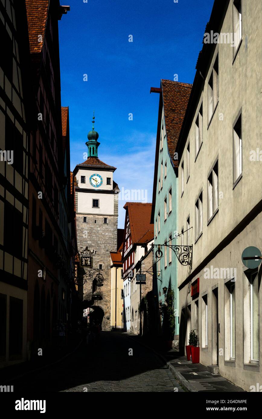 Rothenburg ob der Tauber, Franconia/Germany: Weisser Turm (White Tower) and  Georgengasse Stock Photo - Alamy