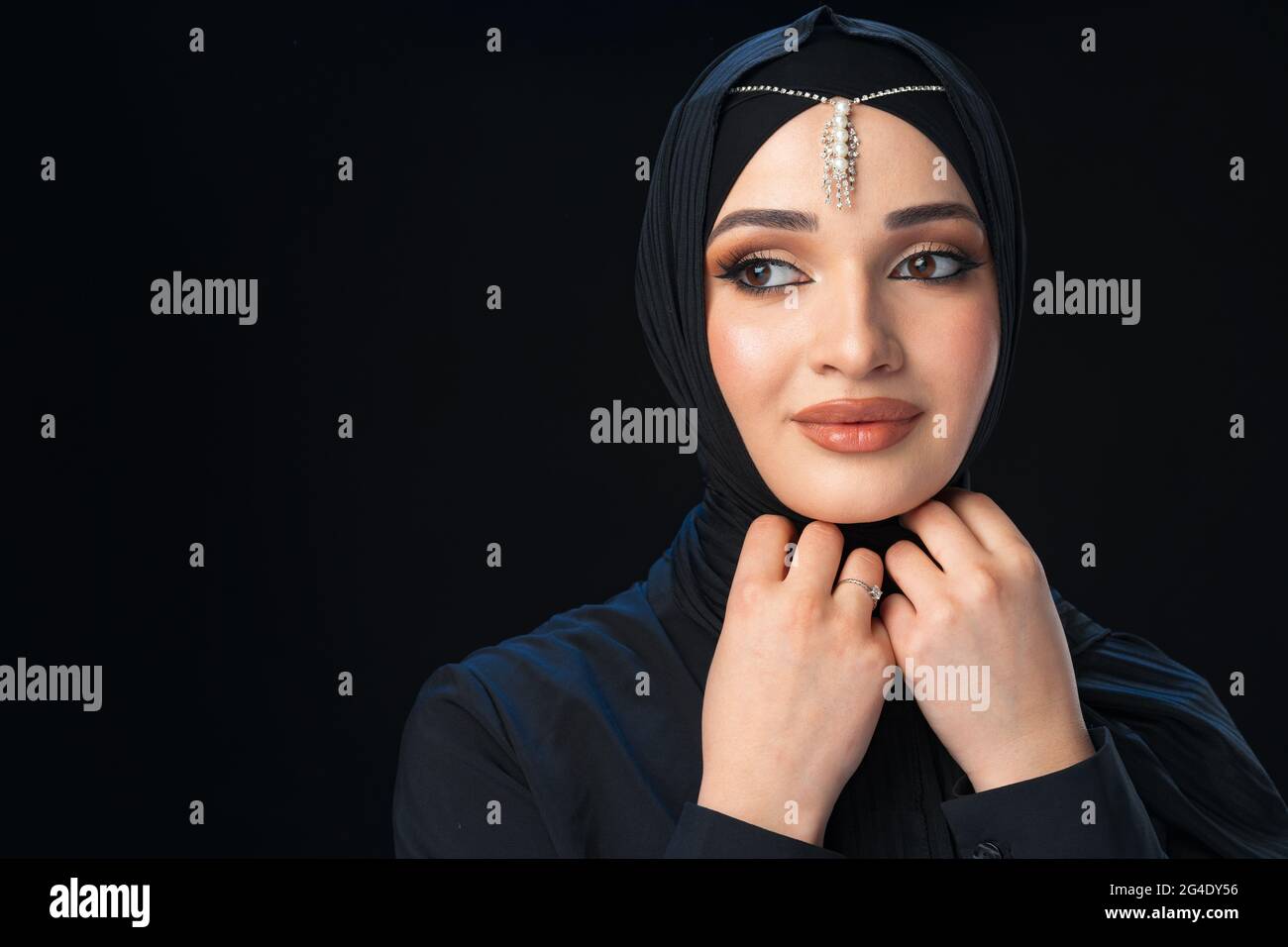 Close up portrait of beautiful muslim girl dressed in hijab Stock Photo ...