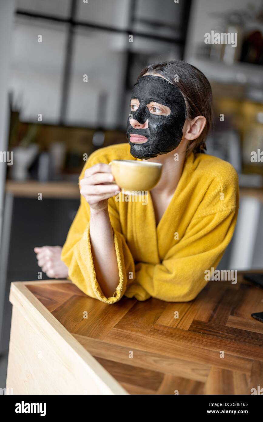 Black mask woman beauty cosmetics hi-res stock photography and images ...