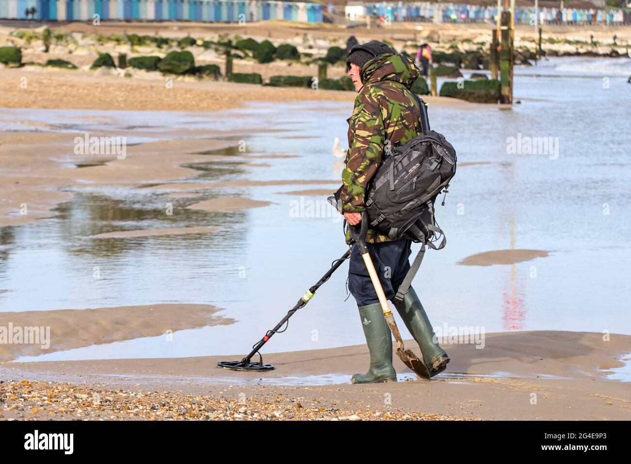 Metal detecting detectorist hires stock photography and images Alamy