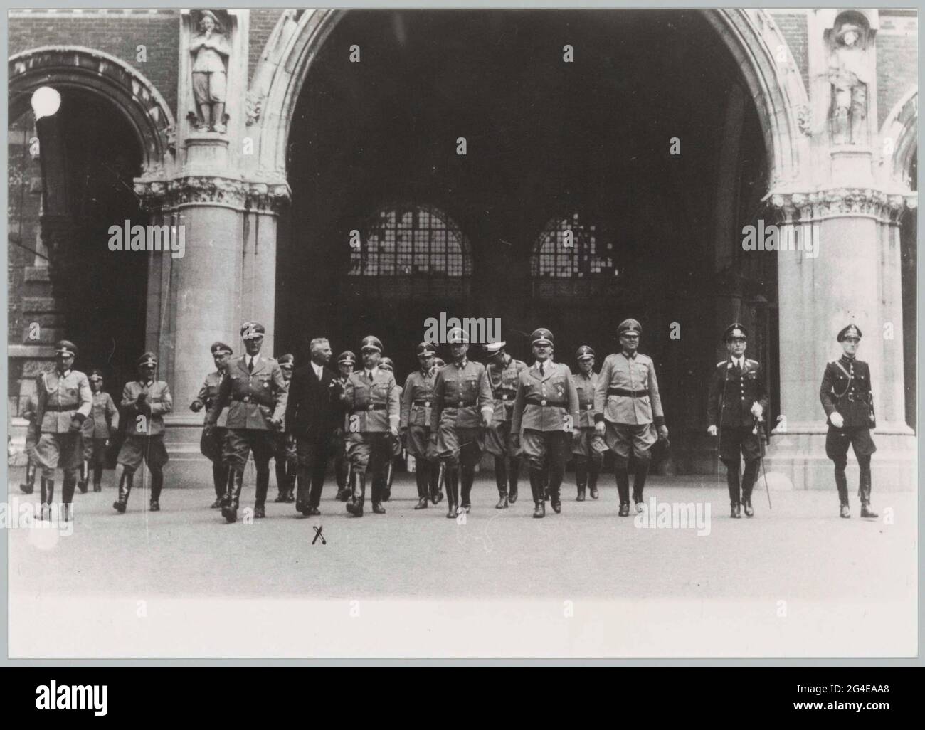 Heinrich Himmler for the Rijksmuseum in 1942. Heinrich Himmler visiting