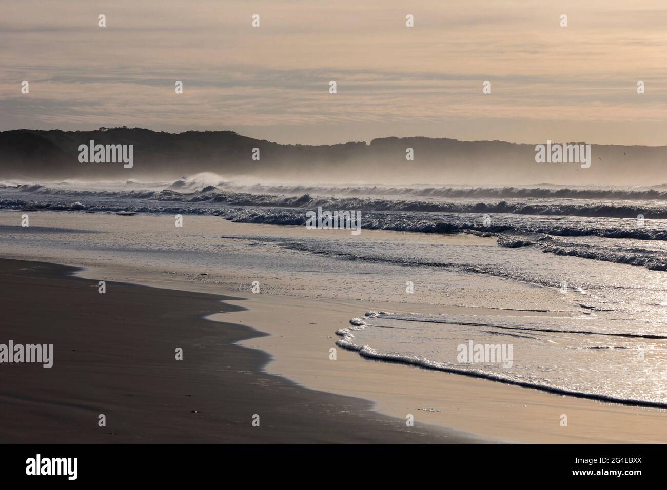 Beach ocean wave sunrise crashing hi-res stock photography and images ...